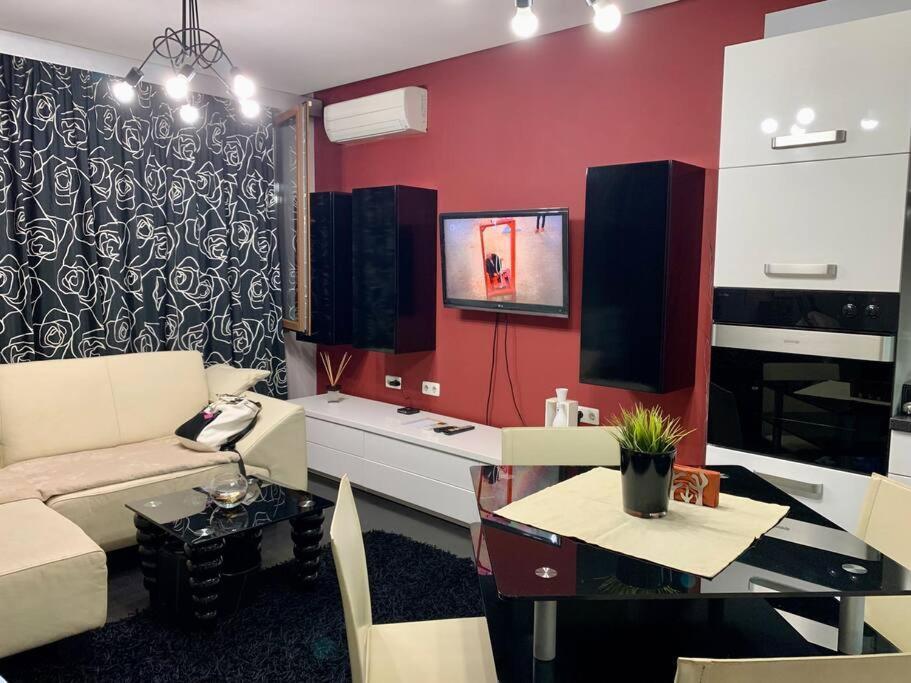 Lovely Sofia Apartment Katerina With Free Parking Exteriör bild