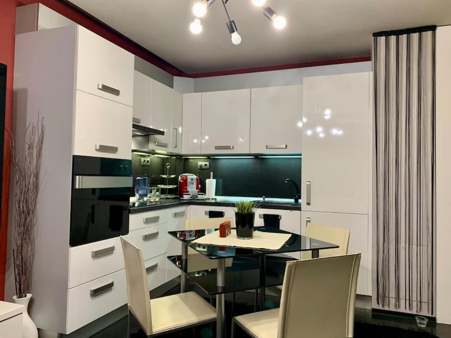 Lovely Sofia Apartment Katerina With Free Parking Exteriör bild