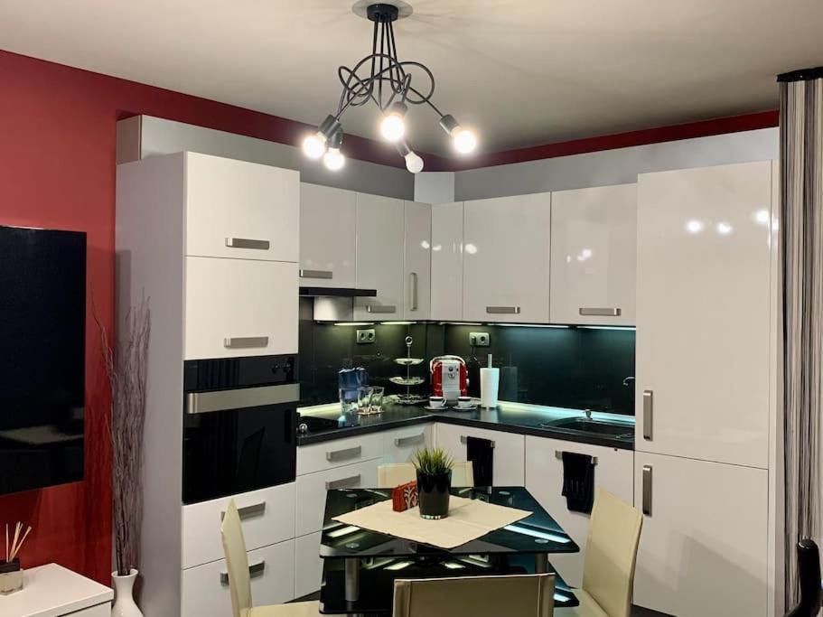 Lovely Sofia Apartment Katerina With Free Parking Exteriör bild
